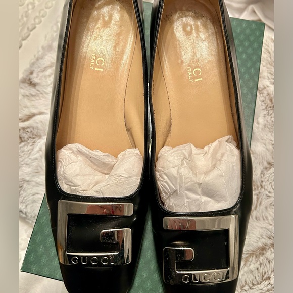 Vintage Gucci Decollete Silver Buckle Shoe - Picture 2 of 7